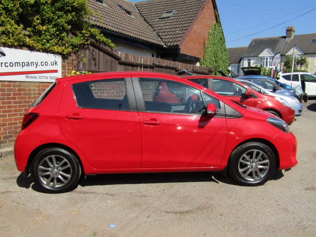 View TOYOTA YARIS 1.3 Dual VVT-i Icon