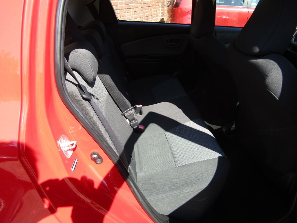 TOYOTA YARIS