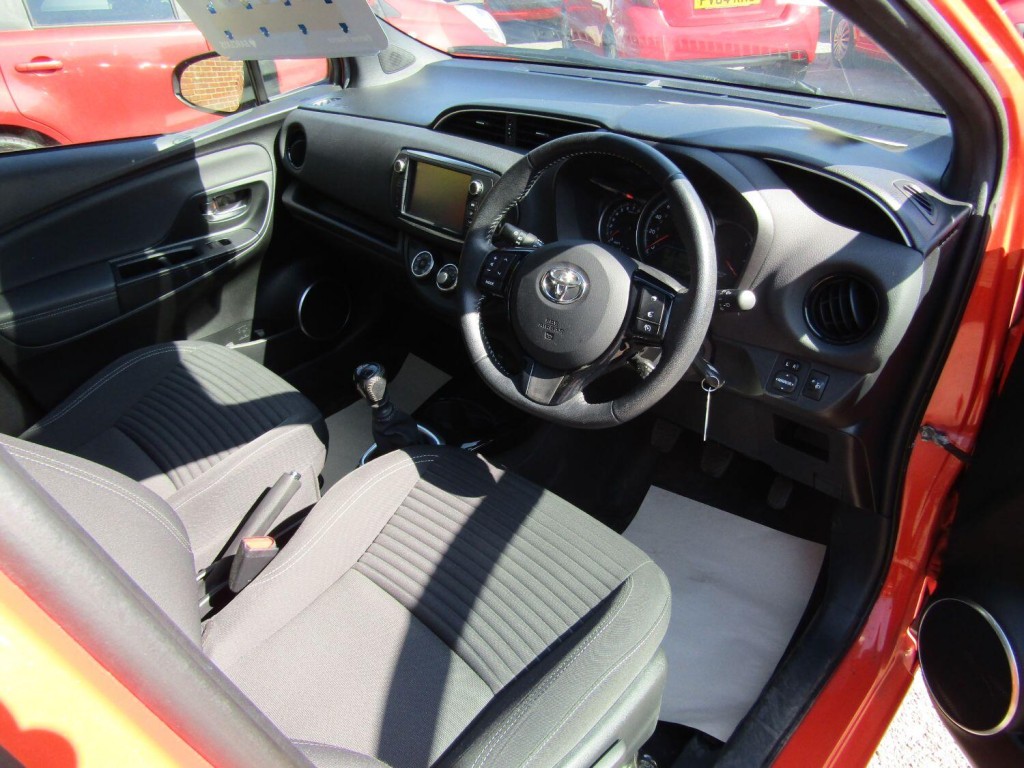 TOYOTA YARIS