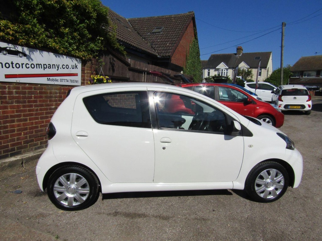 TOYOTA AYGO