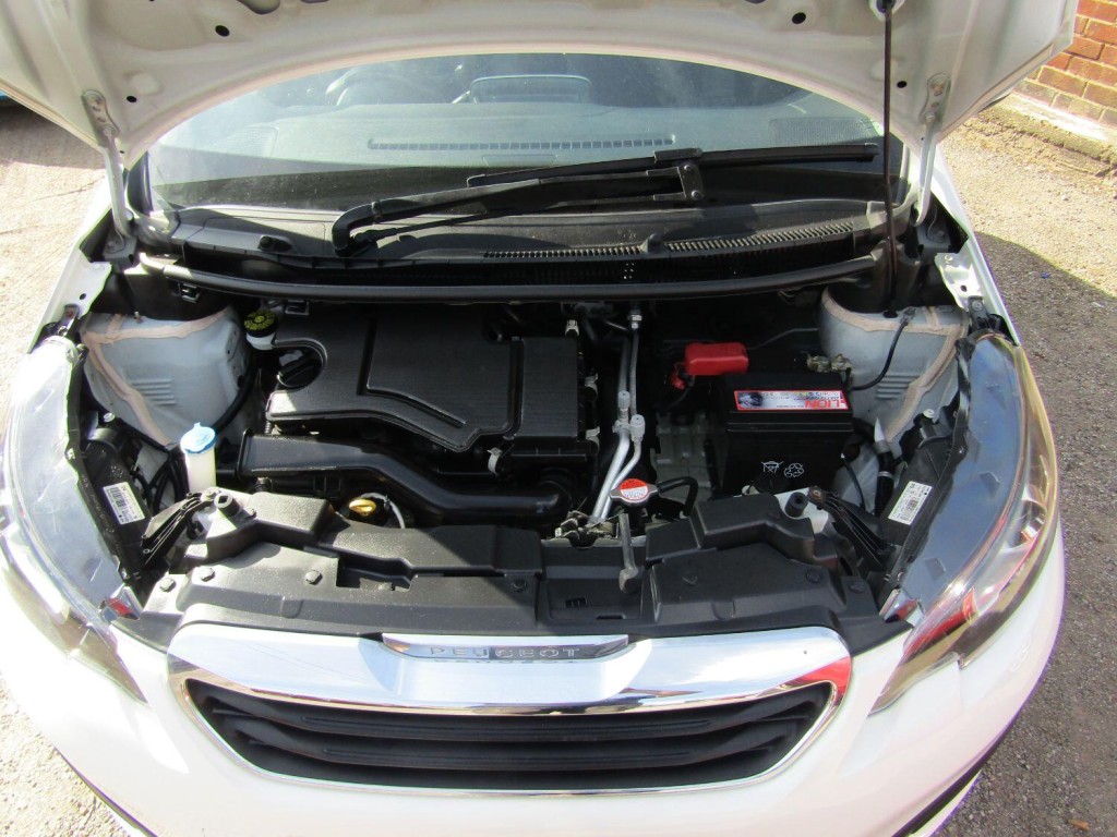 PEUGEOT 108