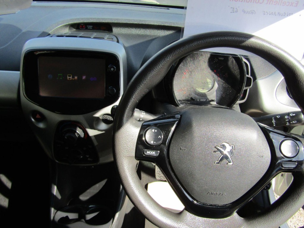 PEUGEOT 108