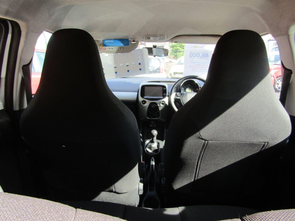 PEUGEOT 108