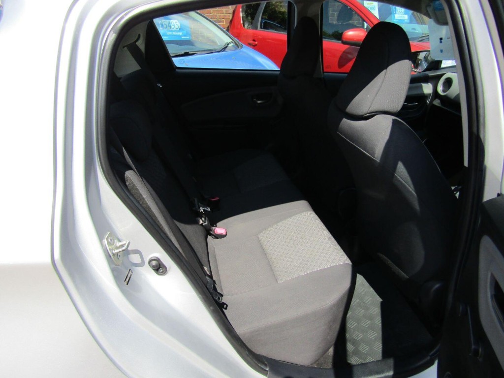 TOYOTA YARIS