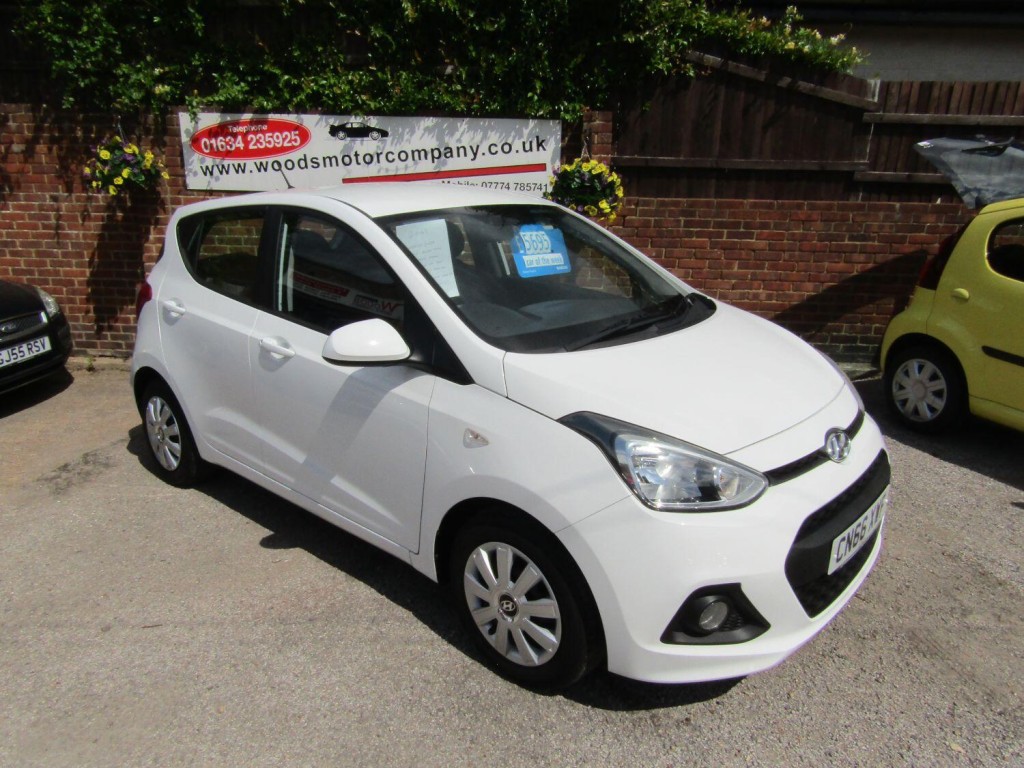 View HYUNDAI I10 1.0 SE  2 Former Keepers   Only 62,000 miles, Full Service History, 9 Service Stamps,Only £20 Tax