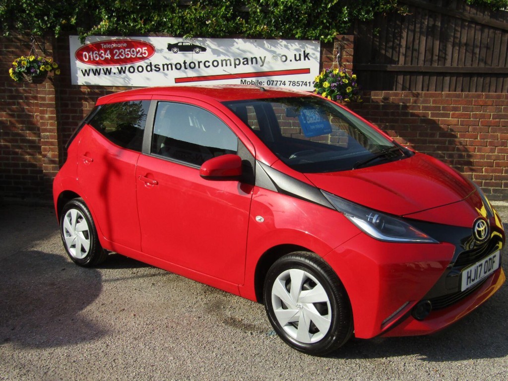 View TOYOTA AYGO 1.0 VVT-i x-play  One Former Keeper, Only 44,000 miles