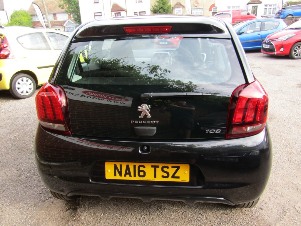 PEUGEOT 108