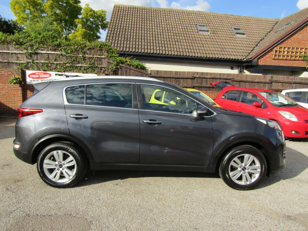 View KIA SPORTAGE 1.6 GDi 2  One Former Keeper, Only 51,000 Genuine Miles,FSH, 6 Kia Services,
