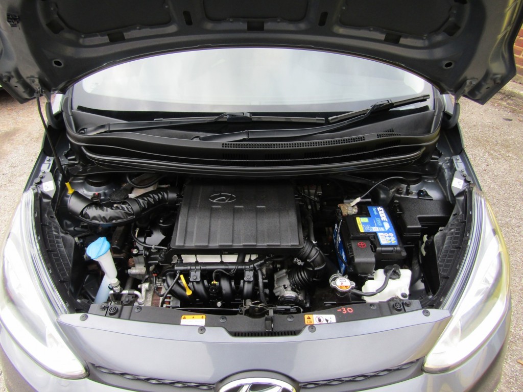 HYUNDAI I10