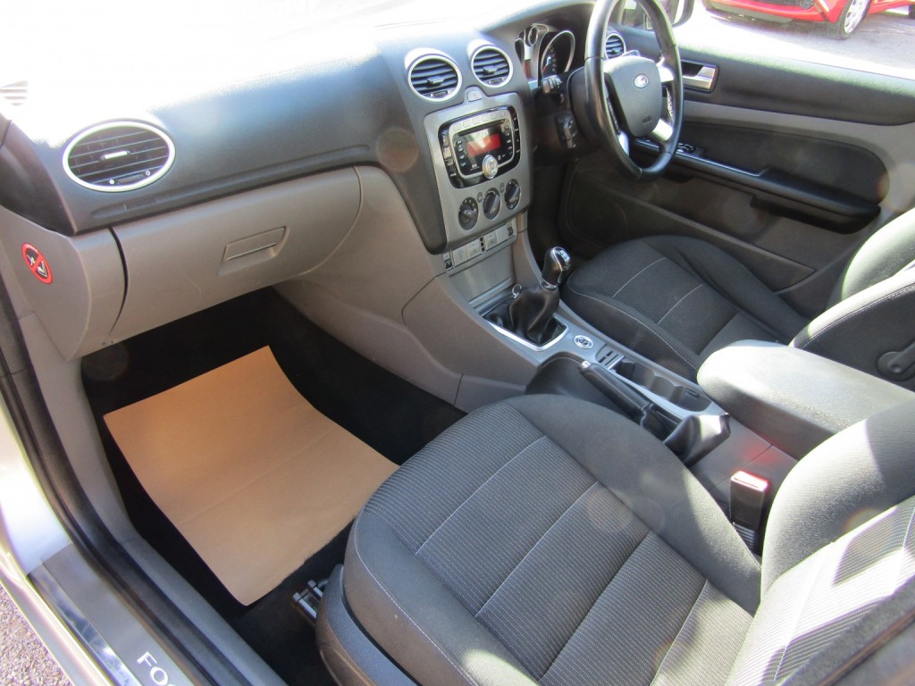 FORD FOCUS