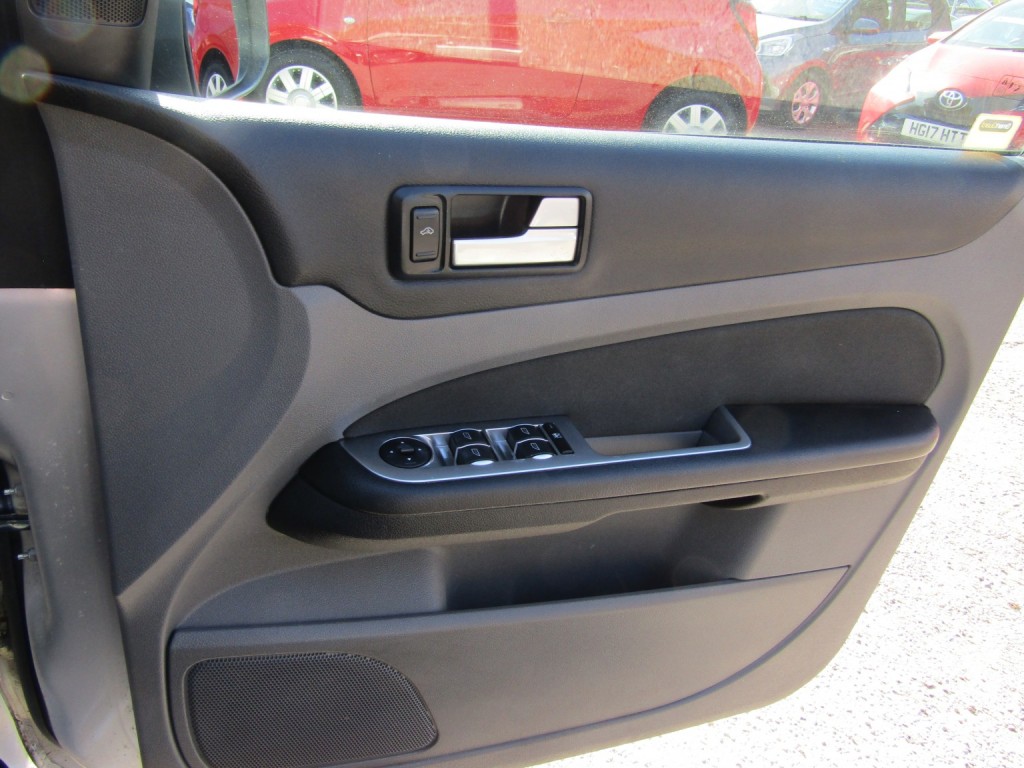 FORD FOCUS