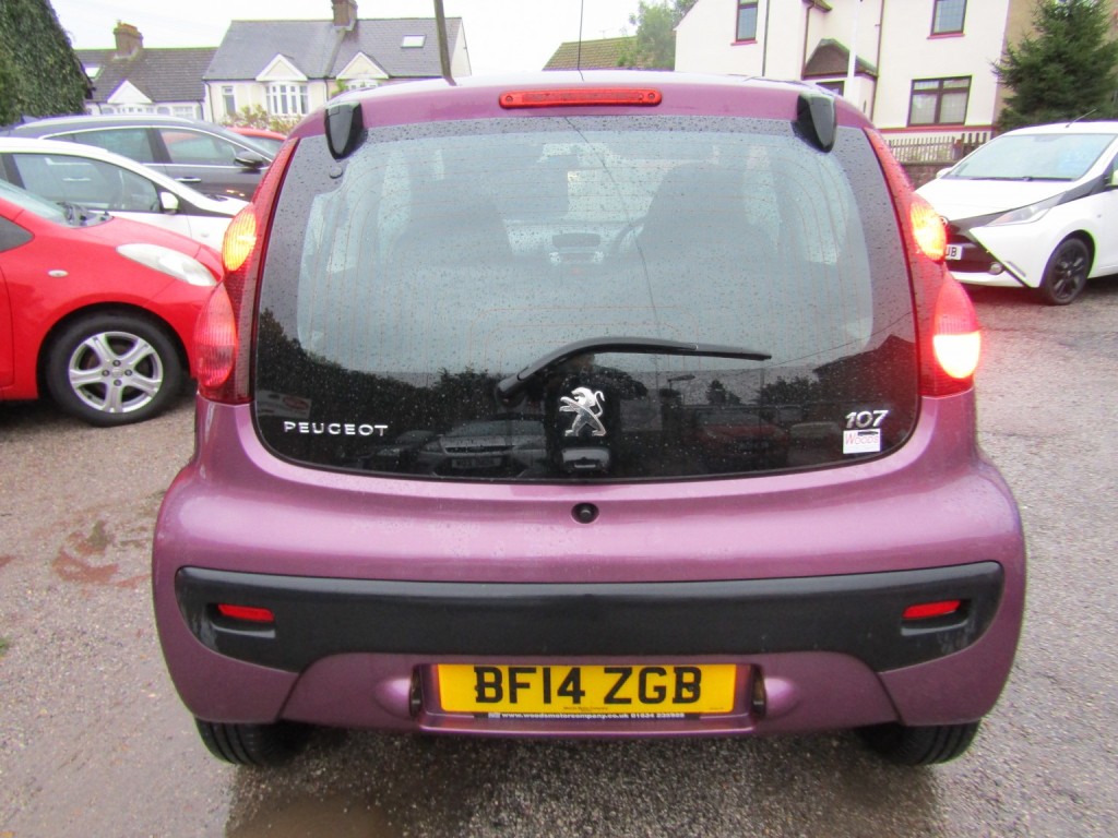 PEUGEOT 107