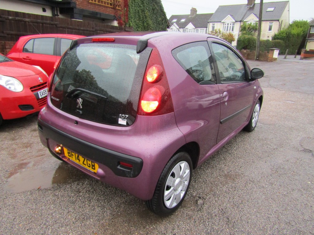 PEUGEOT 107