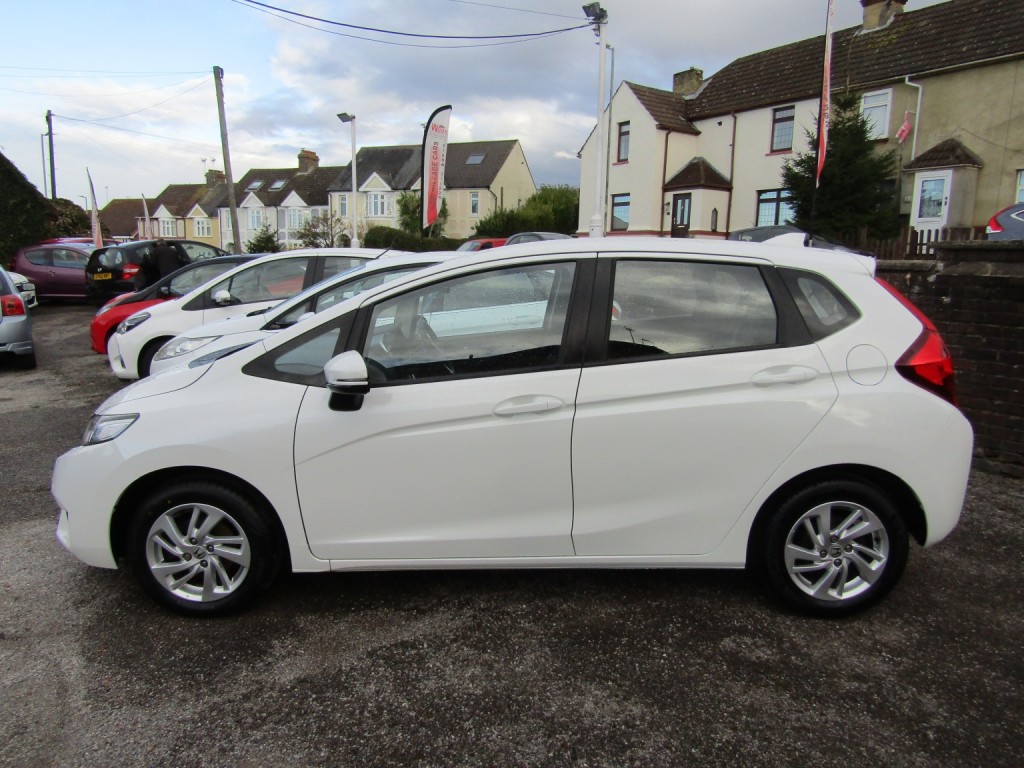View HONDA JAZZ 1.3 i-VTEC SE  ONE LADY OWNER, Only 26,000 mls, FSH(7 Honda Stamps) Only £35 Tax