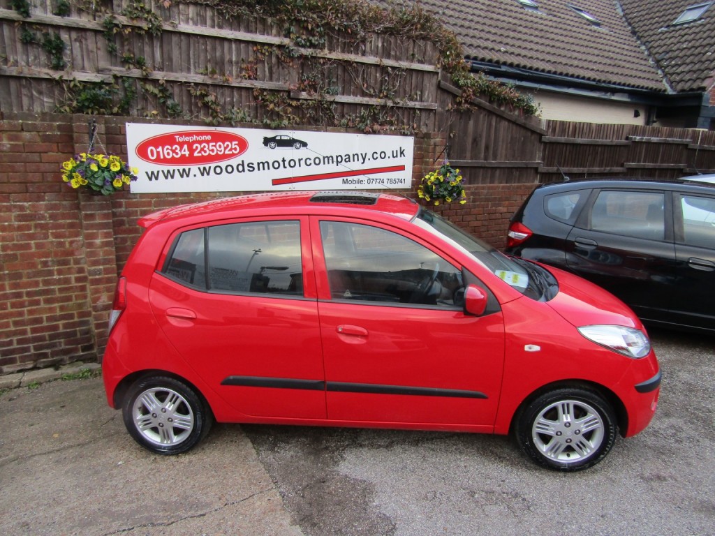 View HYUNDAI I10 1.2 Style  2 Former Keepers, Only 42,000 miles, Service History,7 Service Stamps, Only £35 Tax