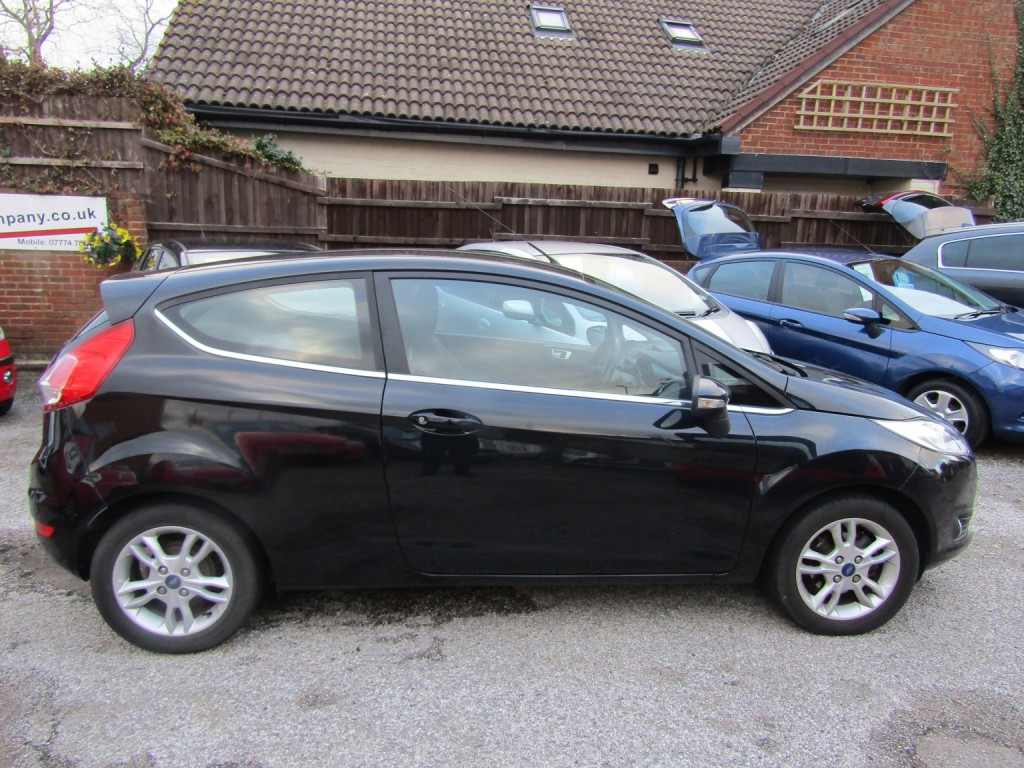 View FORD FIESTA 1.25 Zetec  2 Former Keepers, Only 44,000 miles. Service History(5 Stamps in book)