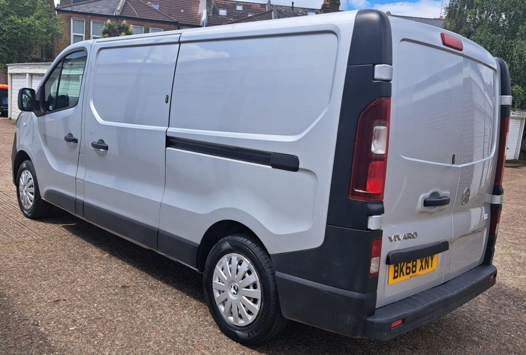VAUXHALL VIVARO