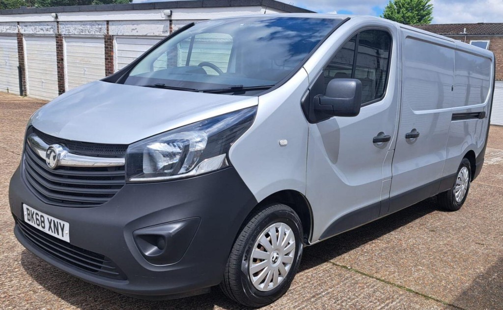 VAUXHALL VIVARO