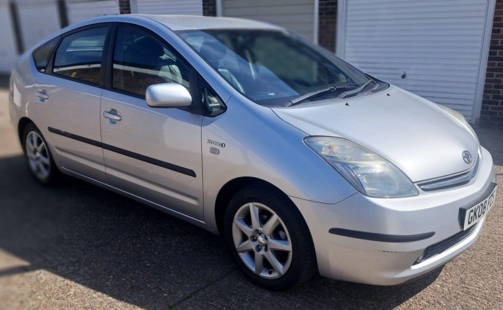 TOYOTA PRIUS
