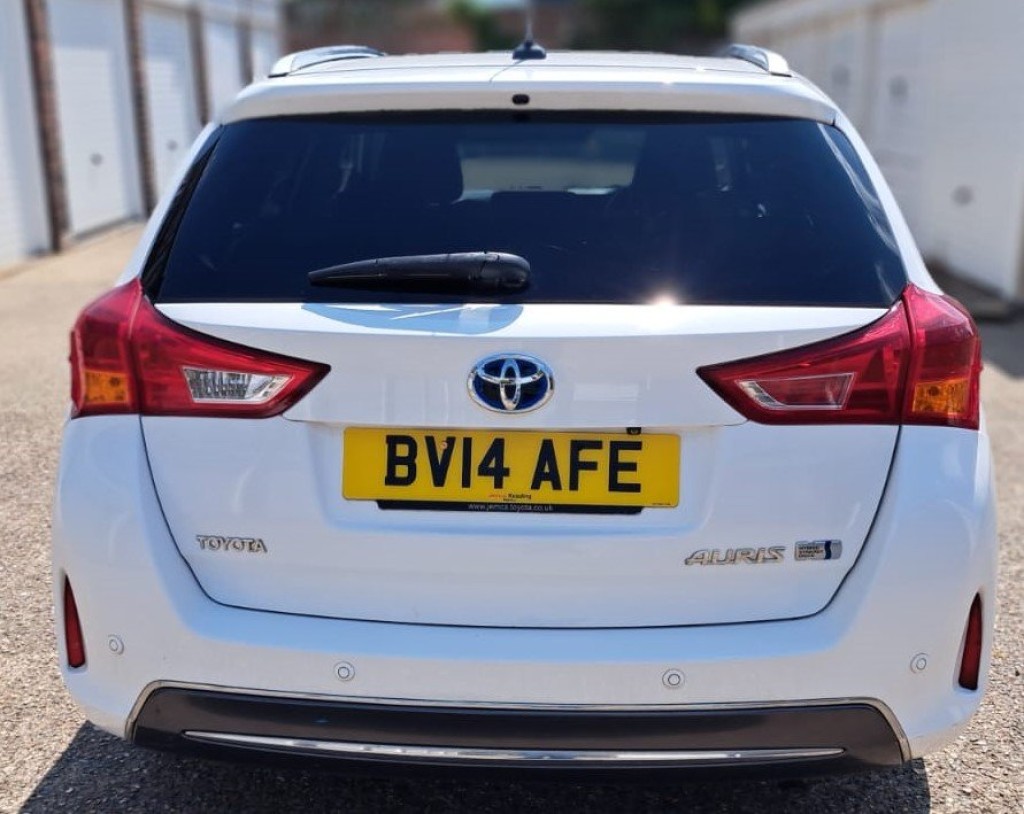 TOYOTA AURIS