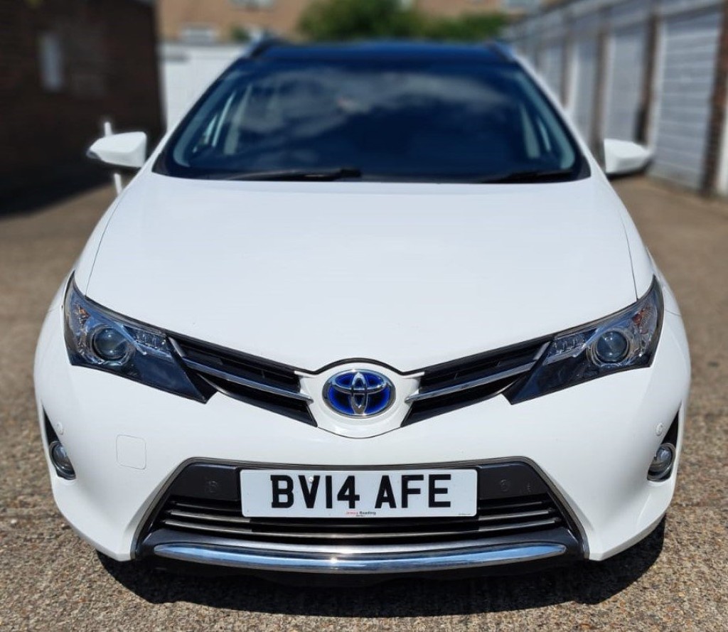 TOYOTA AURIS