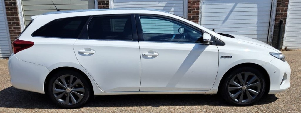 TOYOTA AURIS
