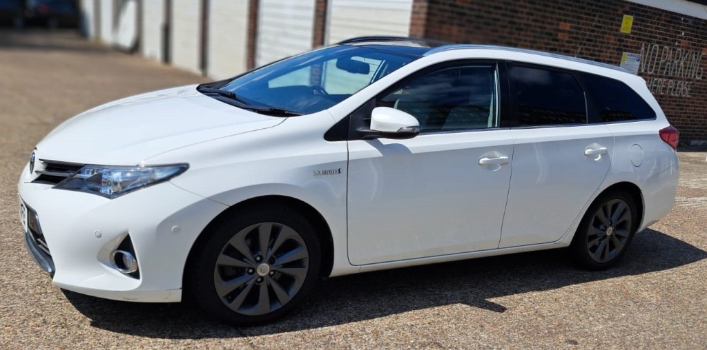 TOYOTA AURIS