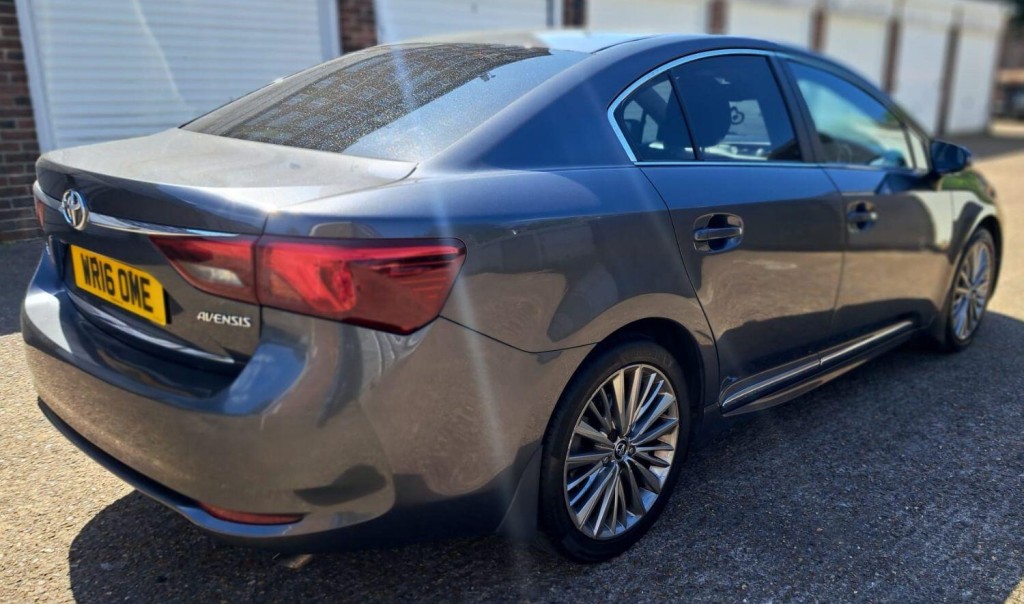 TOYOTA AVENSIS