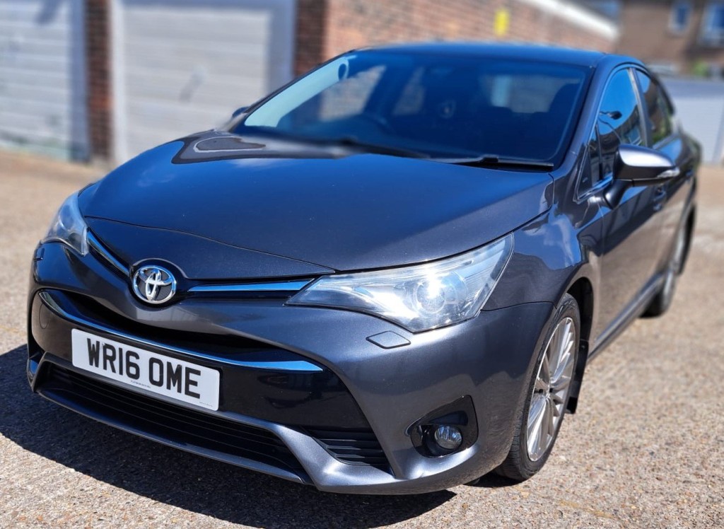 TOYOTA AVENSIS