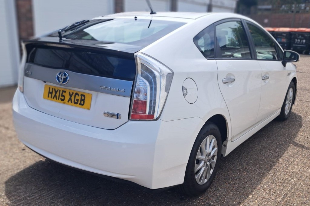TOYOTA PRIUS