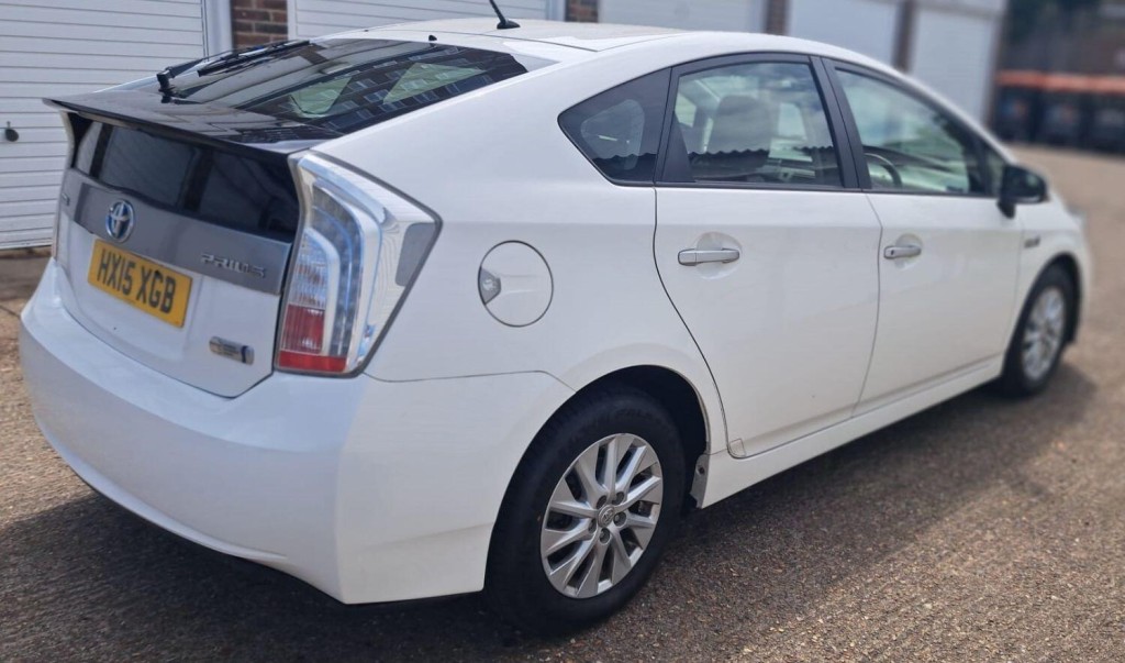 TOYOTA PRIUS