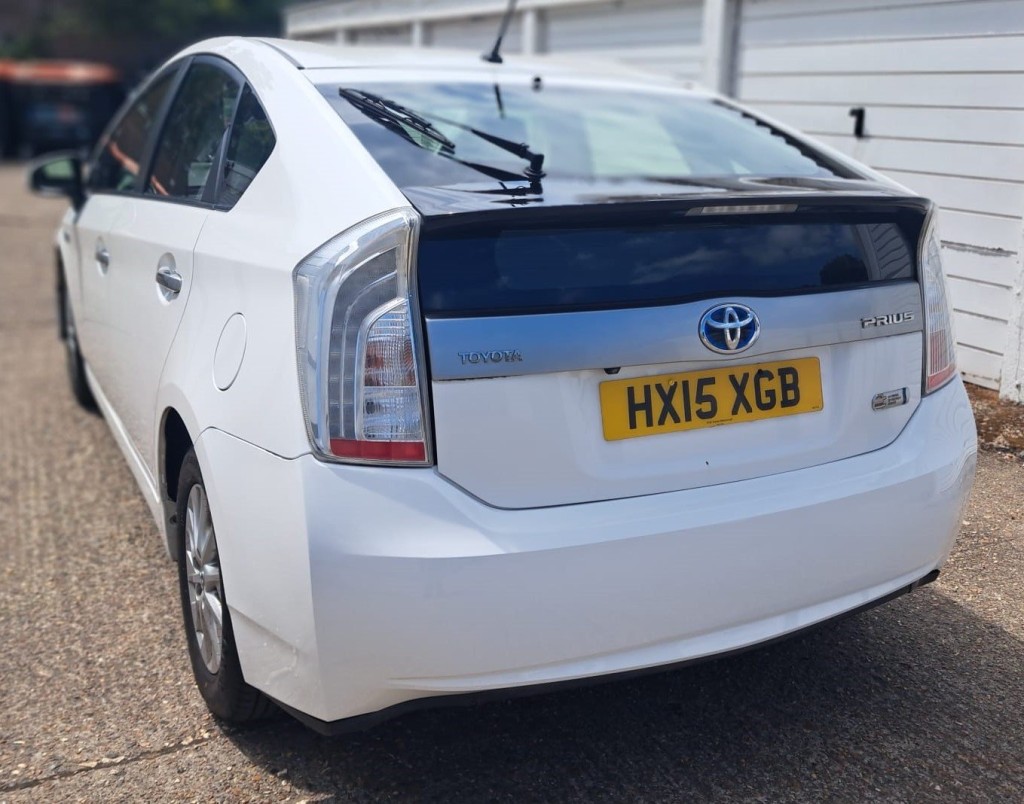 TOYOTA PRIUS
