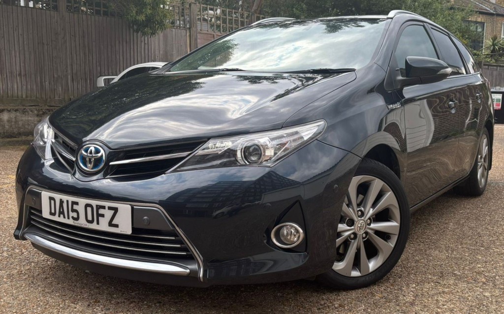 TOYOTA AURIS