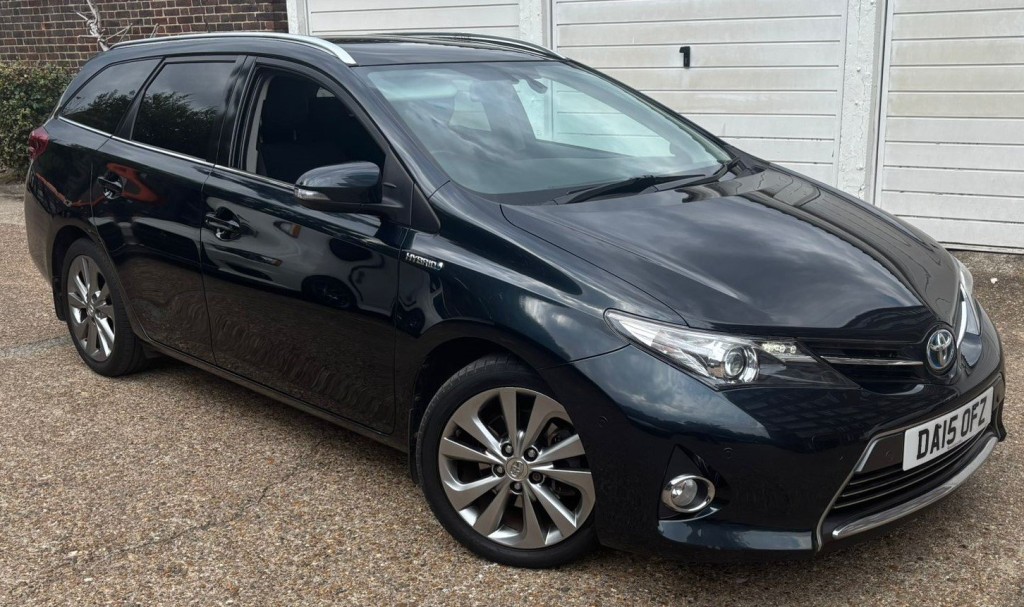 View TOYOTA AURIS 1.8 VVT-h Excel