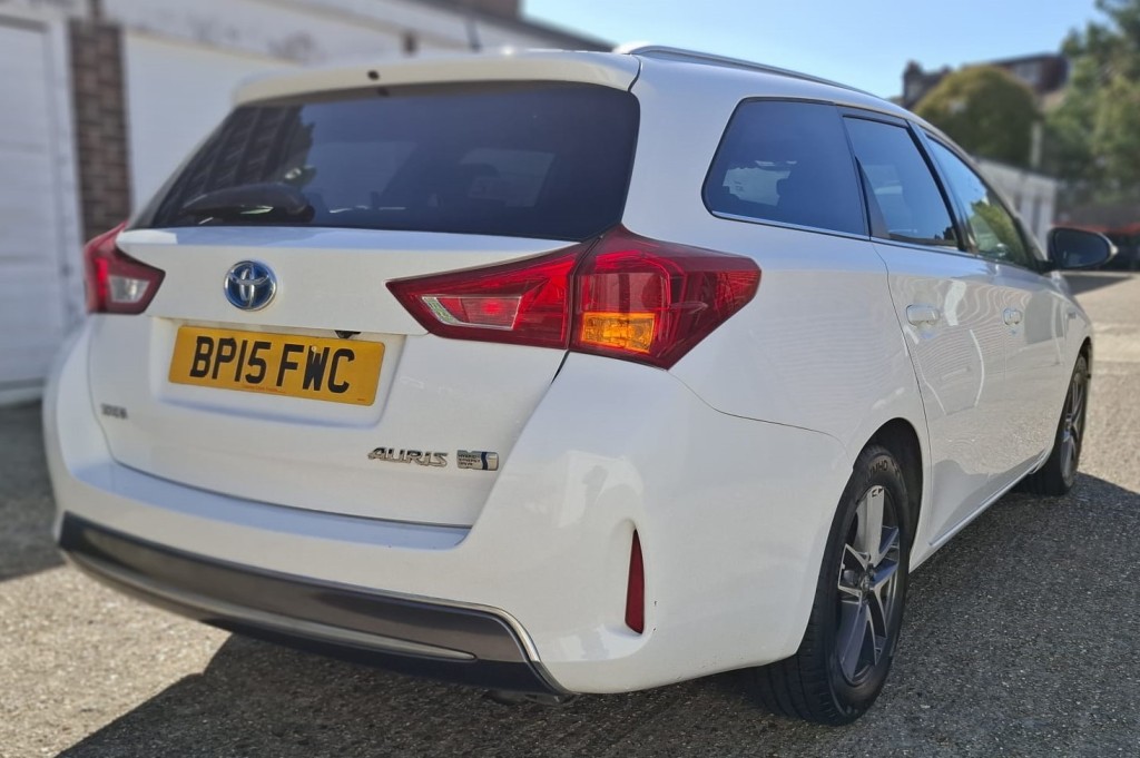 TOYOTA AURIS