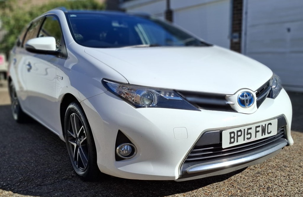TOYOTA AURIS