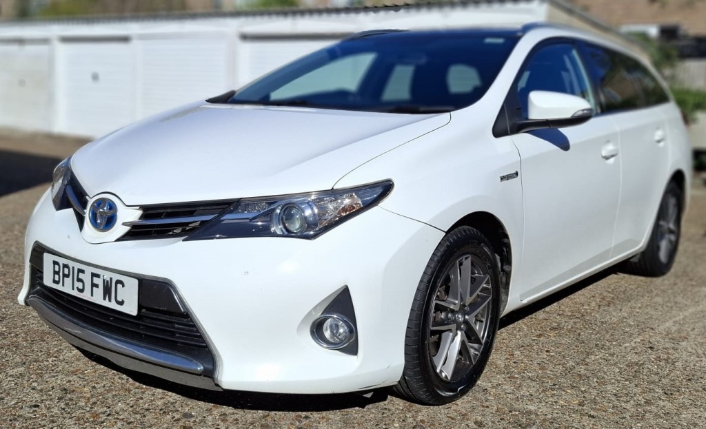 View TOYOTA AURIS 1.8 VVT-h Icon+