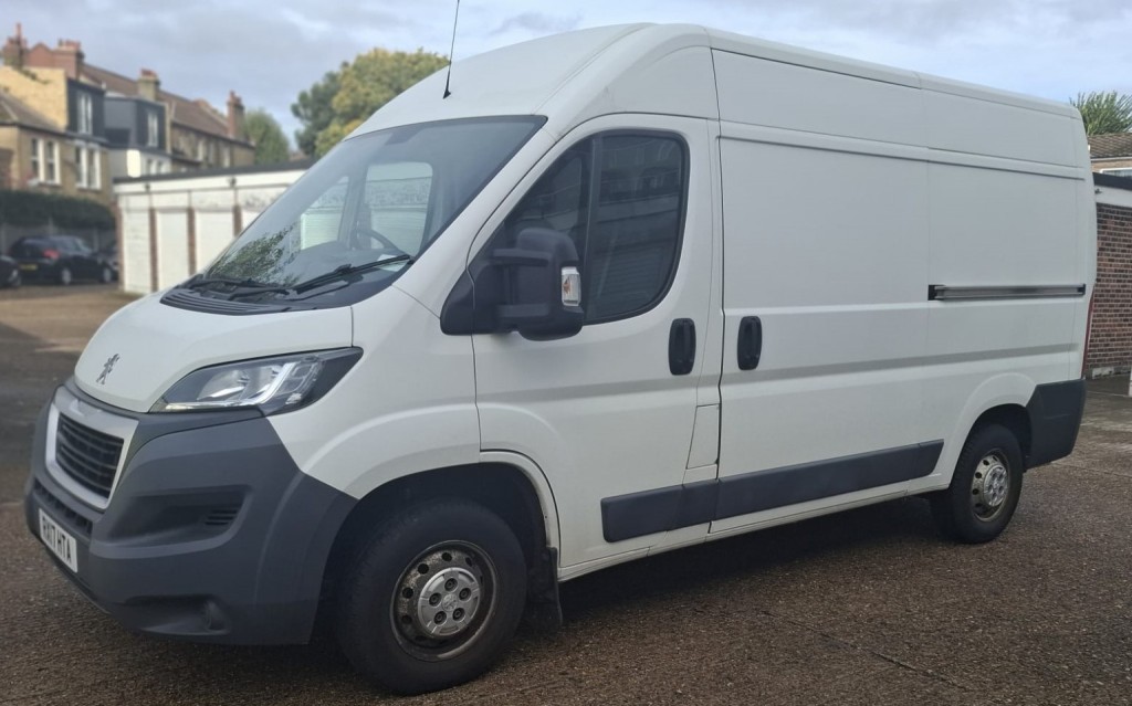 View PEUGEOT BOXER 2.0 BlueHDi 335