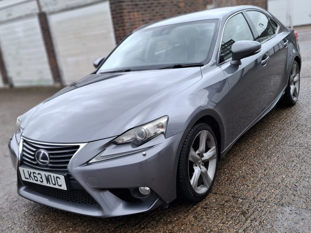 View LEXUS IS 2.5 300h Premier