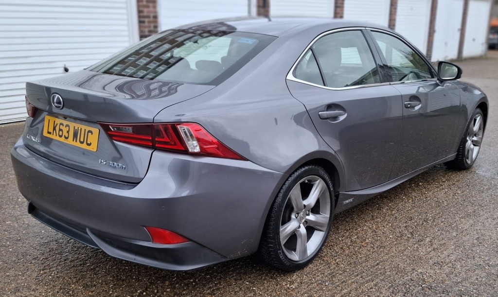 View LEXUS IS 2.5 300h Premier