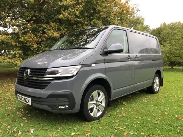 VOLKSWAGEN TRANSPORTER 2.0 TDI T32 Highline DSG AUTO, HEATED SEATS, LED LIGHTS