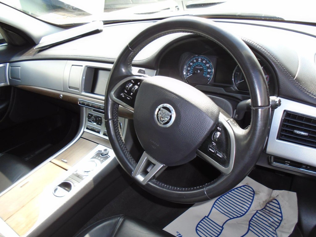 JAGUAR XF