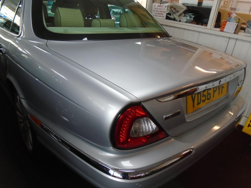 JAGUAR XJ