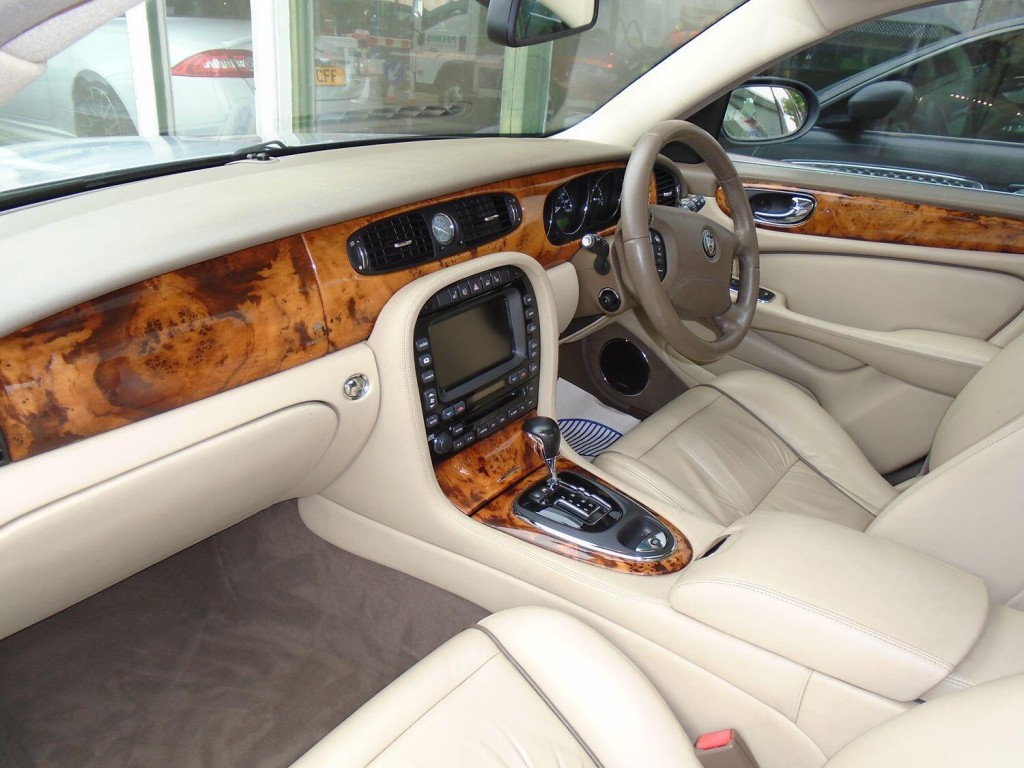 JAGUAR XJ
