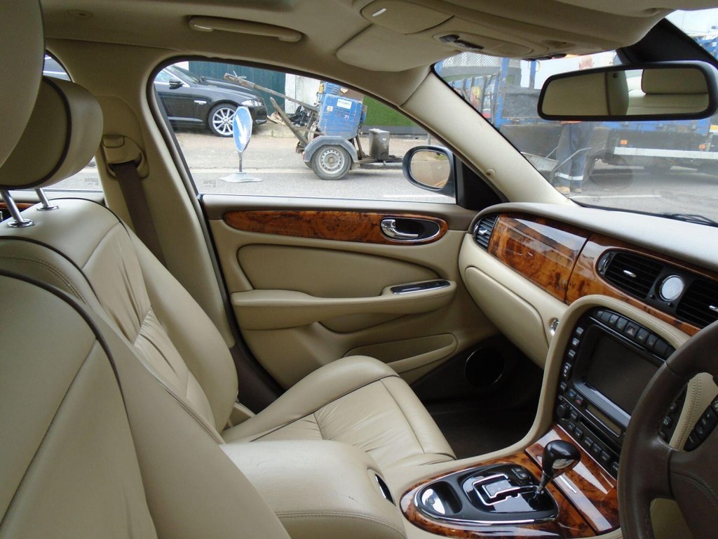 JAGUAR XJ