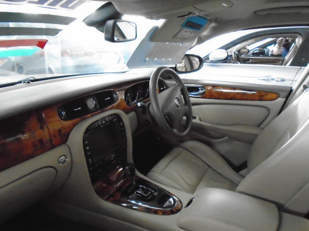 JAGUAR XJ