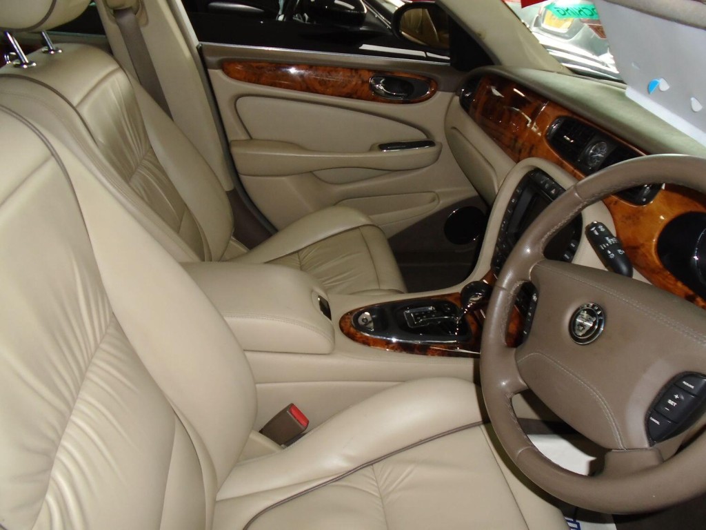 JAGUAR XJ