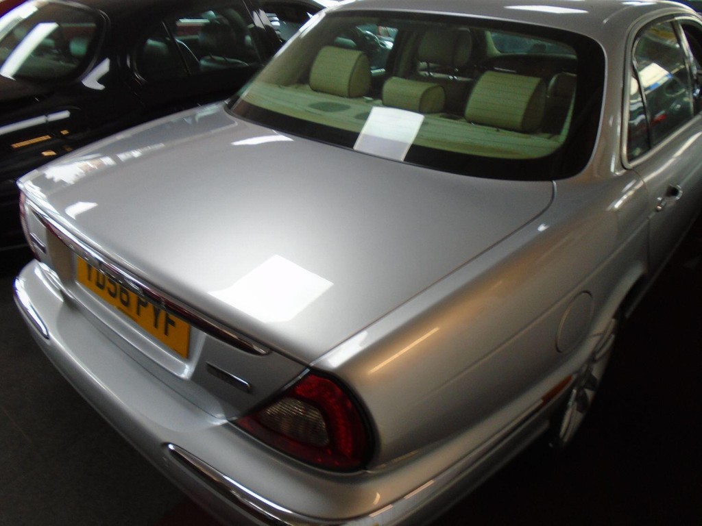 JAGUAR XJ