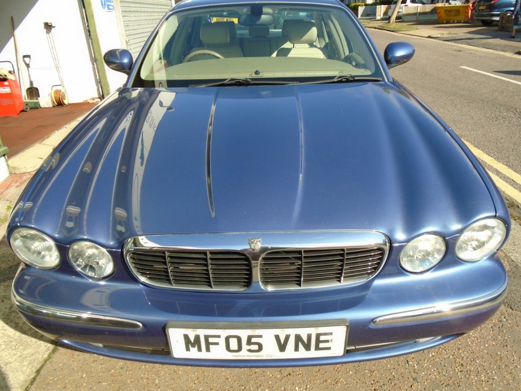 View JAGUAR XJ 3.0 XJ6