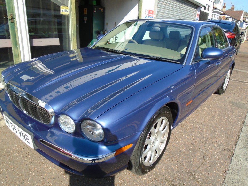 View JAGUAR XJ 3.0 XJ6